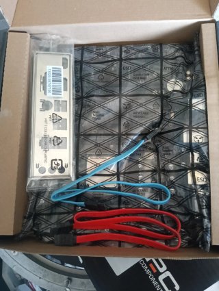 Placa Base MSI A520M PRO + AMD Ryzen 7 2700X