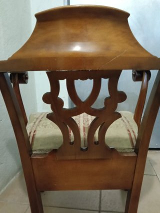 Butaca de madera y tela