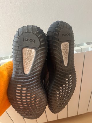 Adidas Yeezy 350 V2 Carbon Beluga