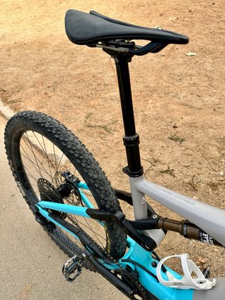 Orbea Rise H10 Eléctrica gris y azul Batería 540Wh