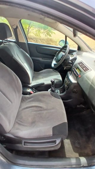 Citroen C4 2005 para piezas o reparaciones