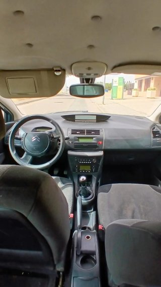 Citroen C4 2005 para piezas o reparaciones