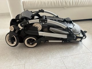 Bugaboo Bee 3 Silla de Paseo y Capazo gris