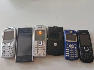 Lote 6 móviles antiguos Nokia, Motorola, Siemens..