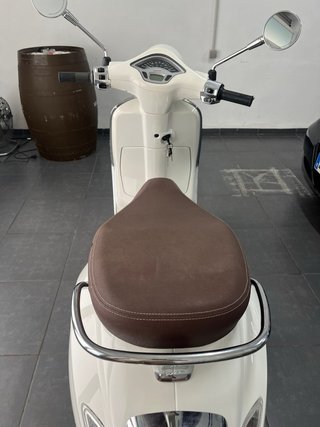 Vespa primavera 50cc 4T 2019 6300km como nueva.