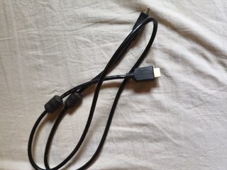PS4 Slim 500GB + 4 Juegos + Cables