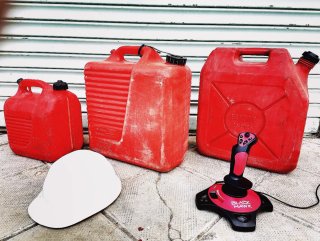 Selezione di vecchi BIDONI DA BENZINA