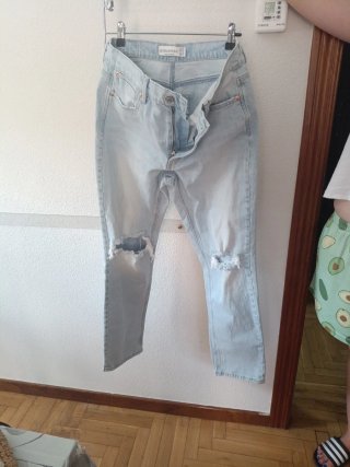 Vaqueros rotos mujer talla M Cintura: 80 Largo:95