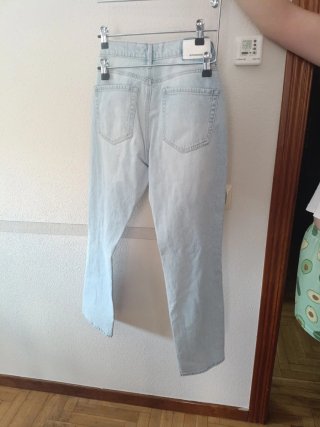 Vaqueros rotos mujer talla M Cintura: 80 Largo:95