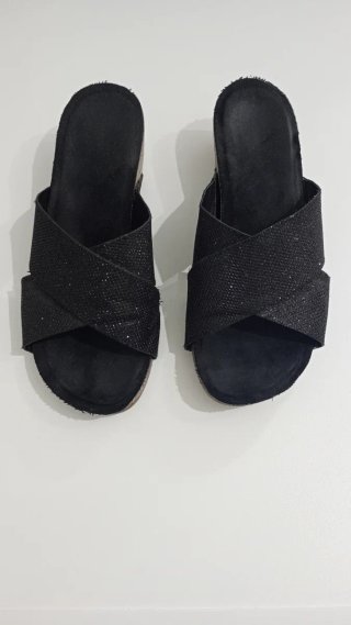 Sandalias negras con brillo