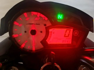 Yamaha YS 125 Naked Roja y Negra