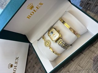 Reloj y pulseras Rolex nuevos con caja nueva