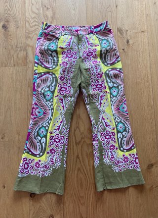 Traje Zara estampado