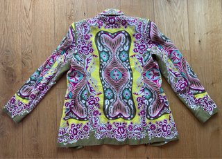 Traje Zara estampado