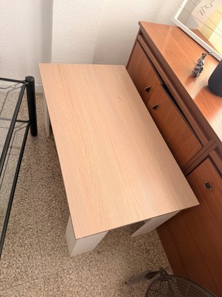 Mesa de centro de madera clara