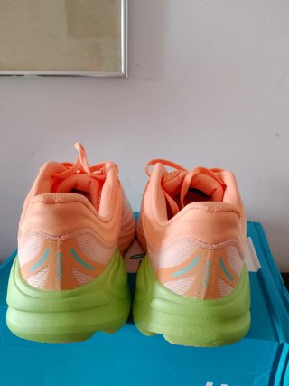 Zapatillas Hoka Naranja y Verde37 1/3