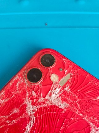 iPhone 11 Rosso per parti