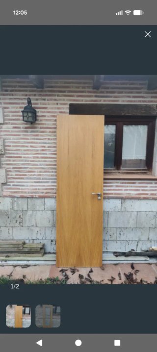 Puerta de madera maciza