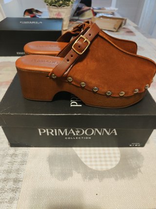 Zoccoli scamosciati Primadonna marroni