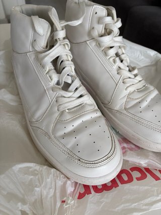 Botines deportivos blancos