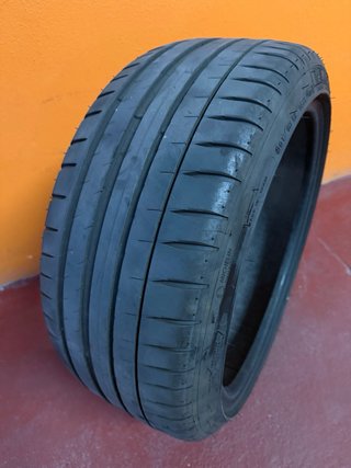 Neumático Michelin Pilot Sport 4