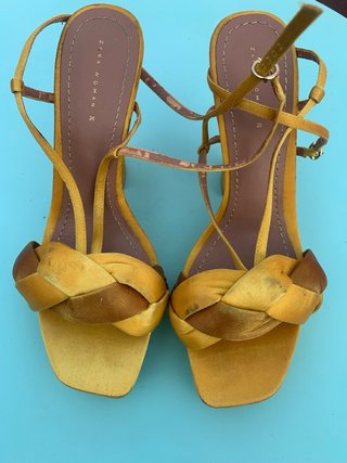 Sandalias Zara Talla 38 con tacones