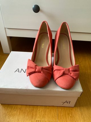 Tacones Anna Field coral lazo talla 36