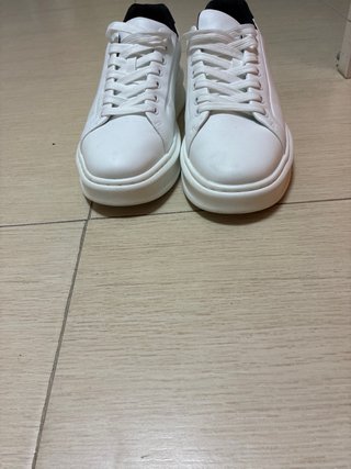 Zapatillas Zara Blancas y Negras