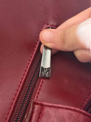Bolso Alexander burdeos con múltiples bolsillos
