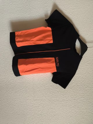 Camiseta Naruto Negra y Naranja