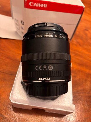Canon EF 50mm f/2.5 Compact Macro en caja