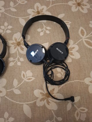 Auriculares Philips y Sony Negros
