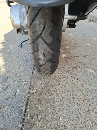 Moto Scooter SYM Negra