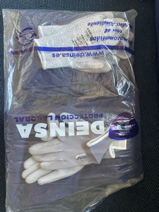 Pantalones y guantes de trabajo
