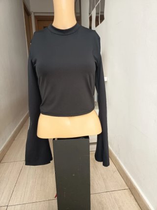Camiseta negra manga larga