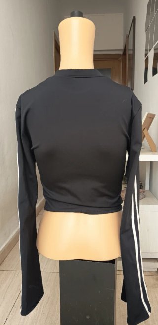 Camiseta negra manga larga