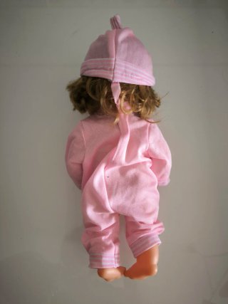 Boneca Famosa Rosa com Pijama
