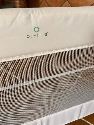 Barrera de cama infantil blanca
