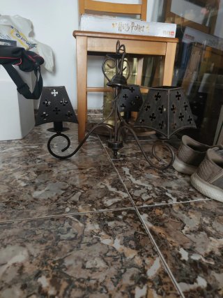 Lámpara de mesa metálica negra