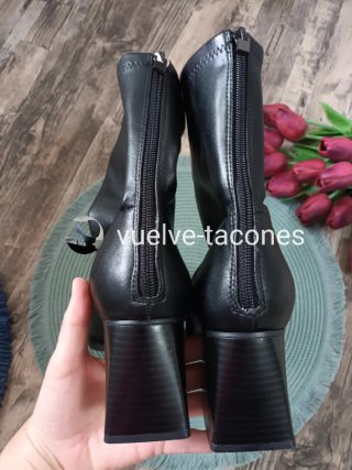 Botín cut eco piel ♡ Stradivarius * núm 37
