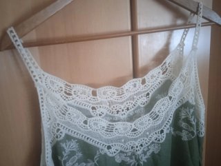 Top lencero Cortefiel beige y verde