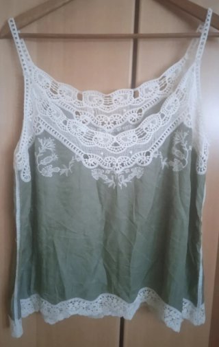 Top lencero Cortefiel beige y verde