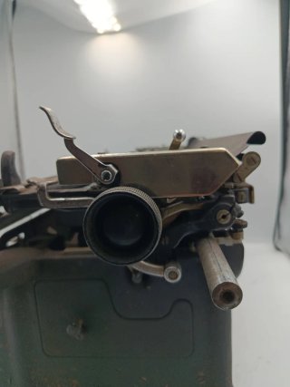 ANTIGUA MÁQUINA DE UNDERWOOD