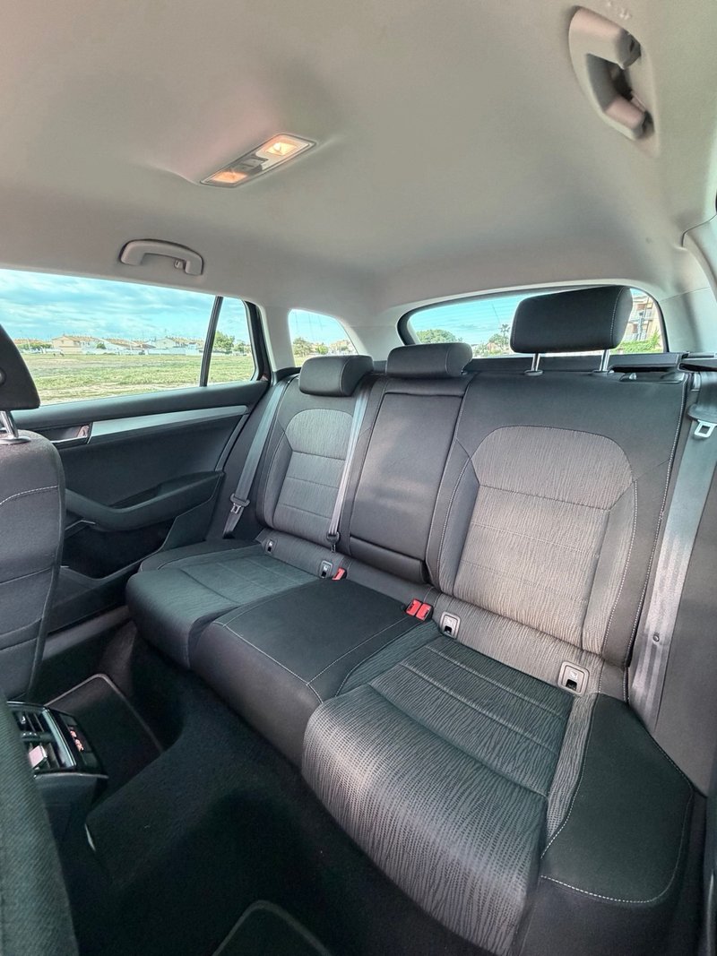 Škoda Superb Combi 2.0 TDI Style 2017, foto 9
