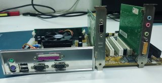 Placa base Gigabyte GA-6VXE7+ con Pentium III
