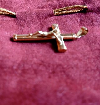JESUCRISTO CRUZ DE ORO. Colgante joyeria