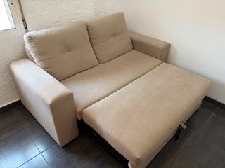 Sofá 2 plazas tela beige 3 meses uso