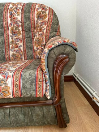 Sofá y sillón individual estampado