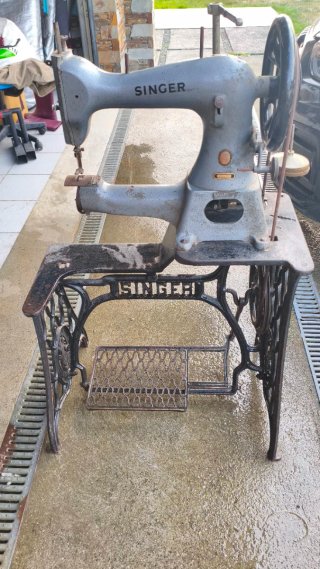 Máquina de coser industrial Singer 45K25