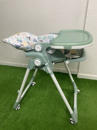 Trona de bebé,como nueva, se convierte en hamaca